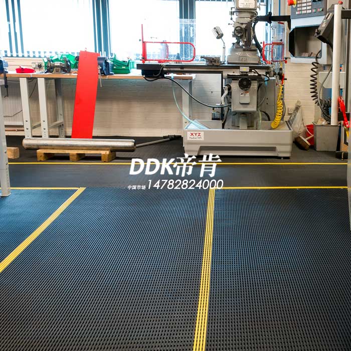 DDK-9920系列超耐用PVC格柵防滑墊：專為工業(yè)人行道與復雜地面設計的防滑防油解決方案