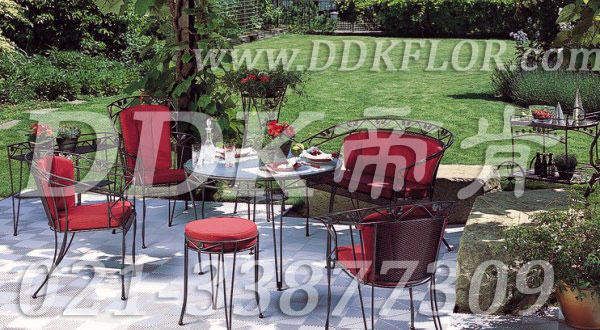 灰白鋪裝_戶外花園地面鋪塑膠地磚樣板圖片,帝肯(DDK)_8100_T550（室外花園地面材料）效果圖，戶外地磚,戶外地板,戶外花園地磚,pvc戶外地板,塑料戶外地板,幼兒園戶外地墊,幼兒園戶外地板,戶外地墊,戶外地毯,戶外地膠,戶外塑料地板,戶外塑膠地毯,戶外花園地板,戶外草坪地墊,戶外防滑墊,花園戶外地板,陽臺(tái)戶外地板,入戶花園地板,入戶花園地面,室外花園地磚,花園地板磚,露臺(tái)花園裝修,室外地板膠,室外地磚,室外地膠,室外塑料地板,室外塑膠地板,室外鏤空拼裝地板,室外防水地板,室外防滑地墊,室外生態(tài)地板,室外環(huán)保地板,室外防腐地板,室外陽臺(tái)地板,室外陽臺(tái)磚,室外露臺(tái)地磚,室外露臺(tái)裝修,幼兒園室外地膠