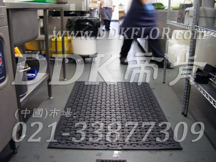 飯店廚房后廚操作間地面鋪什么好_黑色（10）