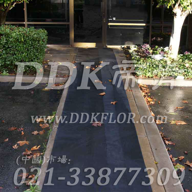 黑色戶(hù)外走道防滑地毯卷材（3）樣板圖片,帝肯(DDK)_S450_660（室外地面防滑地毯材料）效果圖,室外地墊,室外地板膠,室外地板革,室外地毯,室外地膠,室外塑料地毯,室外塑膠地板,室外橡膠地板,室外防水地板,室外防滑地墊,室外防滑地毯,室外防滑墊,彈性地膠,戶(hù)外地膠,戶(hù)外地毯,戶(hù)外地墊,戶(hù)外綠色地毯,戶(hù)外塑膠地毯,地膠,走道地墊,走道地毯,走道墊,通道地毯,過(guò)道地毯,過(guò)道防滑墊,橡膠防滑地毯,防滑地毯,塑料防滑地毯