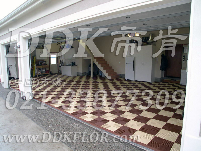 私人車(chē)庫(kù)地面鋪裝地板材料（26）_咖啡加卡其組合樣板圖片,帝肯(DDK)_8100_C618（私人車(chē)庫(kù)地面材料）效果圖,別墅私家車(chē)庫(kù)裝修,車(chē)庫(kù)pvc地板,車(chē)庫(kù)地坪,車(chē)庫(kù)地墊,車(chē)庫(kù)地板,車(chē)庫(kù)地膠,車(chē)庫(kù)塑料地毯,車(chē)庫(kù)塑膠地板,車(chē)庫(kù)防滑墊