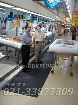 帝肯(DDK)_1900_798（食堂餐廳廚房防滑材料）廚房地墊,廚房地毯,廚房地膠,廚房防滑地墊,廚房防滑地毯,廚房防滑地磚,廚房防滑墊,后廚用輸水墊,餐廳廚房專(zhuān)用地毯,餐廳防滑地墊,食堂專(zhuān)用防滑地毯,食堂用防滑地墊,食堂防滑墊,