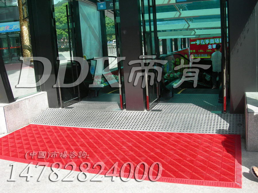 帝肯(DDK)_900_9000（LOTO|力拓）室外拼接地墊,拼裝地墊,拼接式防滑墊,拼接式地墊,拼裝地膠,組合式地墊,模塊地墊,除塵地膠,除塵地毯,刮泥地墊,入口防水地墊,入口防滑墊,