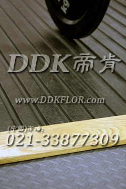 黑色凸起表面（4）_抗壓耐磨防滑厚地板樣板圖片,帝肯(DDK)_4900_3020（健身房防震墊材料）效果圖,健身房防震地墊,健身房地墊,健身房地板膠,健身房地膠,健身房橡膠地板,運(yùn)動(dòng)地墊,運(yùn)動(dòng)地板,運(yùn)動(dòng)地膠,健身房地毯,健身房pvc塑膠地板,健身房地板,