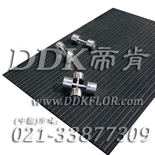 黑色凸起表面（7）_抗壓耐磨防滑厚地板樣板圖片,帝肯(DDK)_4900_3020（健身房防震墊材料）效果圖,健身房防震地墊,健身房地墊,健身房地板膠,健身房地膠,健身房橡膠地板,運(yùn)動(dòng)地墊,運(yùn)動(dòng)地板,運(yùn)動(dòng)地膠,健身房地毯,健身房pvc塑膠地板,健身房地板,