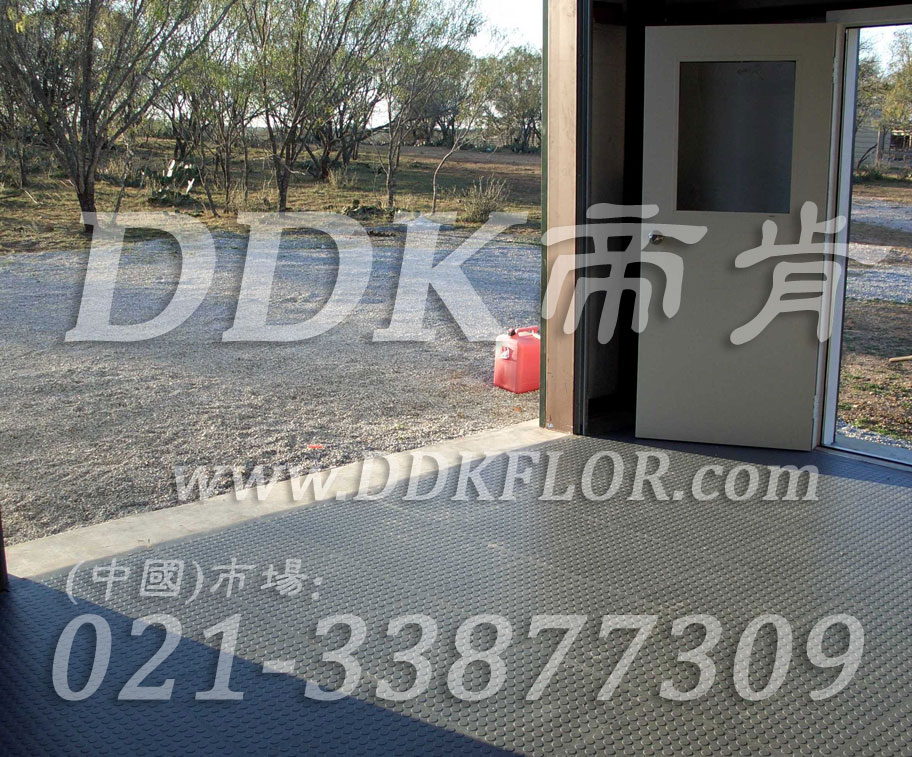 私家車庫裝修車庫地坪地面材料(8)_灰色圓點(diǎn)防滑表面車庫地板樣板圖片,帝肯(DDK)_2000_C618(地下車庫地面材料)效果圖 私家車庫裝修車庫地坪地面材料(8)_灰色圓點(diǎn)防滑表面車庫地板樣板圖片,帝肯(DDK)_2000_C618(地下車庫地面材料)效果圖,別墅私家車庫裝修,車庫pvc地板,車庫地坪,車庫地墊,車庫地板,車庫地膠,車庫塑料地毯,車庫塑膠地板,車庫防滑墊,停車場(chǎng)防滑墊
