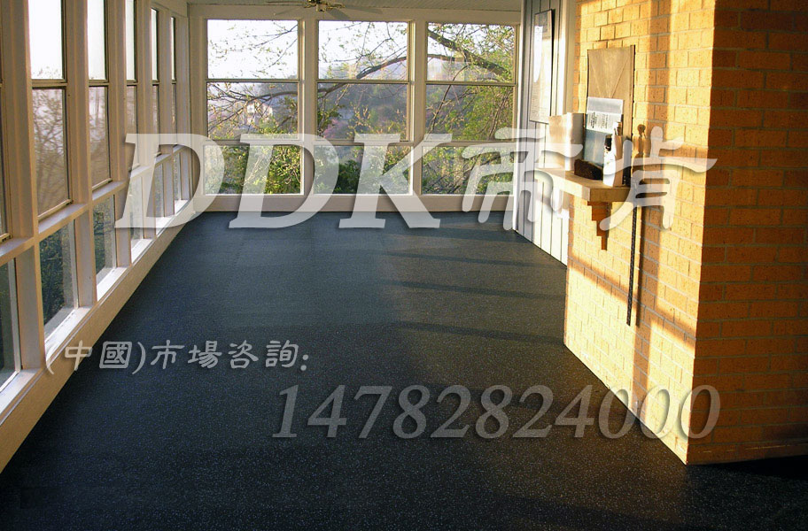 【健身房運(yùn)動地板】環(huán)保橡膠材質(zhì)健身房運(yùn)動地板提供定制生產(chǎn)樣板圖片,帝肯(DDK)_S3020_P500（Niki|耐柯）效果圖，健身房橡膠地板