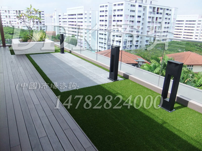 【室外平臺(tái)地面鋪設(shè)什么好】室外平臺(tái)鋪設(shè)用草坪地毯