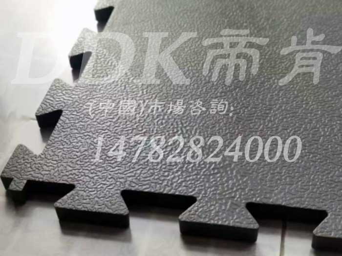 535*535mm超厚耐壓地板10mm卡扣工業(yè)地膠載重地板DDK-Inca，互扣式地墊,pvc塑膠鎖扣地板,彩色圓扣墊,汽車(chē)4s店卡扣展示板,鎖扣pvc地板,鎖扣地墊,鎖扣塑膠地板,PVC拼接地墊,塑料拼接地板,塑料拼裝地板,可拼接展會(huì)塑膠地板,拼接地板,拼接式地墊,拼裝地墊,拼裝地板,拼裝地膠,防滑拼墊,抗壓地墊,抗壓地板,耐壓地板,耐壓地磚,耐壓地膠,耐磨抗壓防滑膠墊,耐重壓地墊,耐重壓地板,重型地板,重型防滑耐油墊,工業(yè)承重地坪,承重地磚,承重地膠墊,500X500mm,pvc塑膠地板,pvc橡膠地板,車(chē)間橡膠地板,減震橡膠墊,工業(yè)橡膠地板,工廠(chǎng)用橡膠地墊,橡膠地板,橡膠地磚,車(chē)間橡膠墊,車(chē)間用地板膠